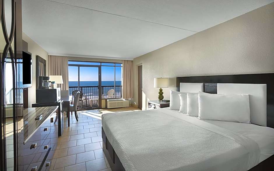 Photo 1 of 4 of 1 King Bed, Ocean front