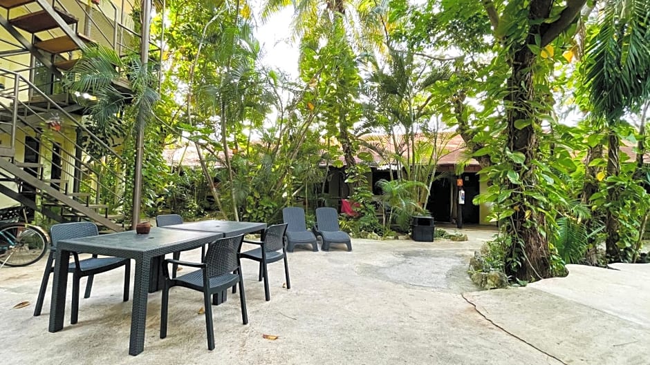 Hotel B&B by Playa del Karma