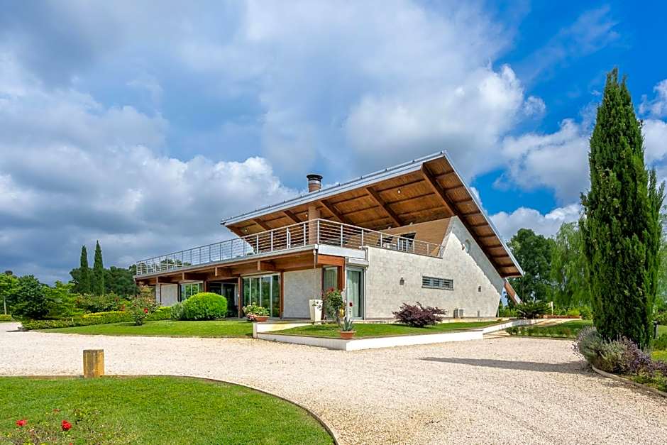 Casale Delle Ronde B&B