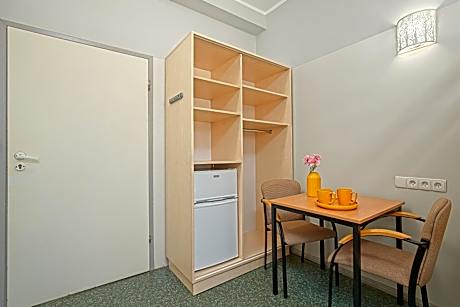 Quadruple Room with Private Bathroom