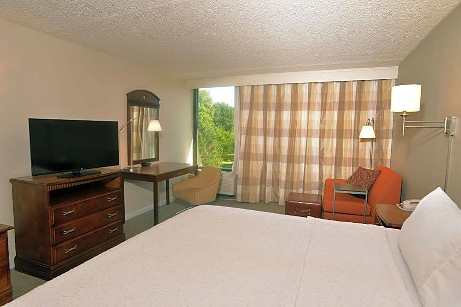Hampton Inn By Hilton Springfield South