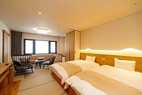 Twin Room with Tatami Area and Mountain View - Non-Smoking
