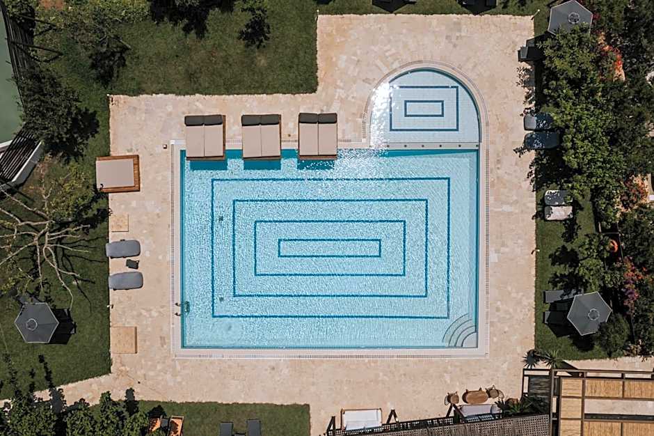 Paralos The Maxine Adults Only