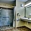 EverSpring Inn & Suites