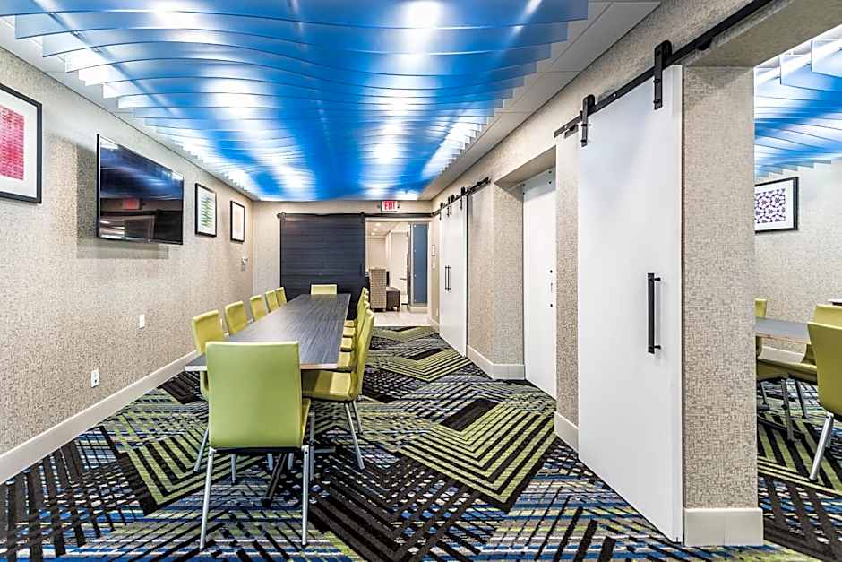 Holiday Inn Express Flint-Campus Area By IHG