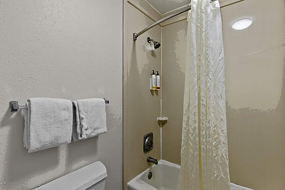 Garnet Inn & Suites, Morehead City near Atlantic Beach 