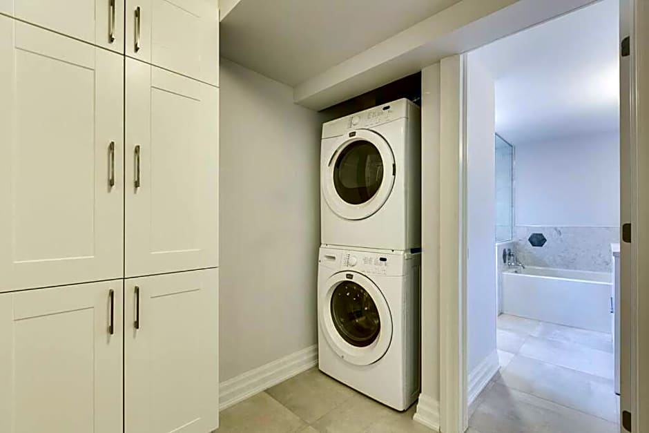 Luxurious and Spacious 4BR Home Near Downtown