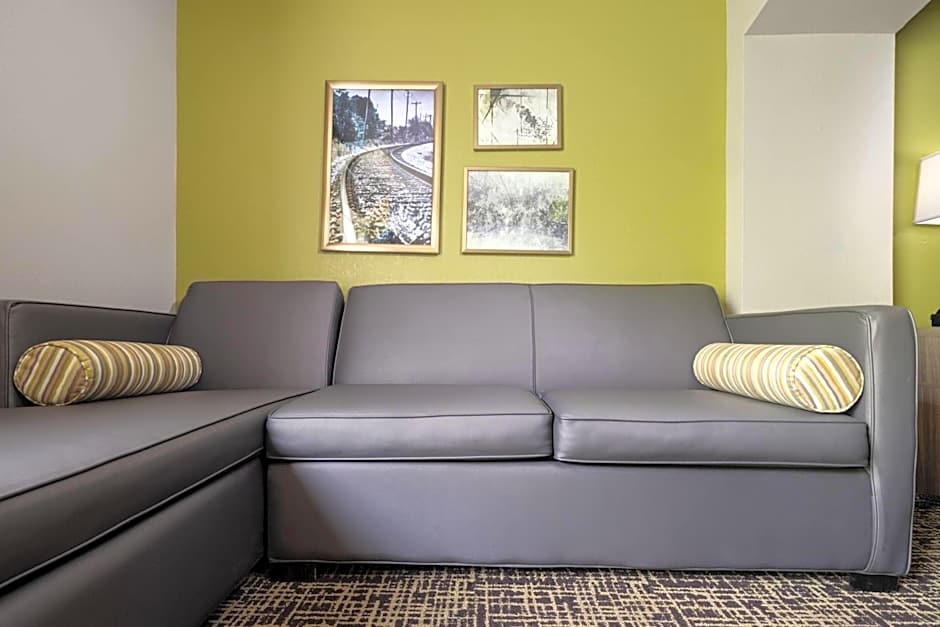 La Quinta Inn & Suites by Wyndham Atlanta Stockbridge