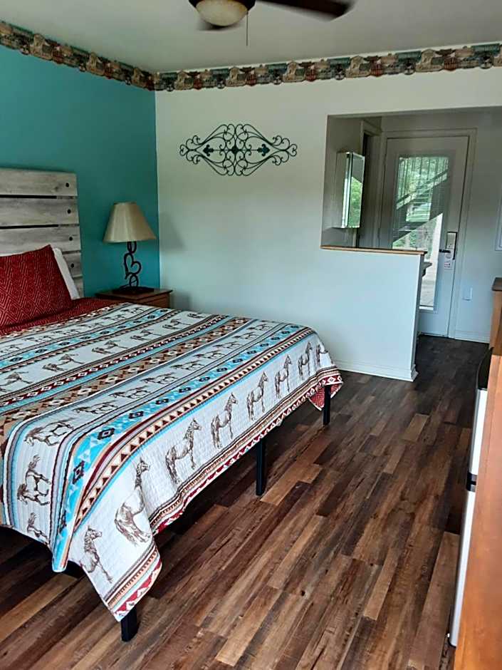 Horseshoe Riverside Lodge