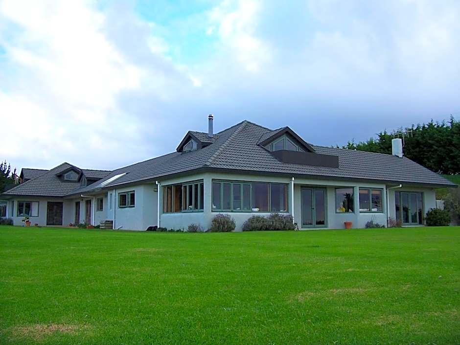 Waiwurrie Coastal Farm Lodge