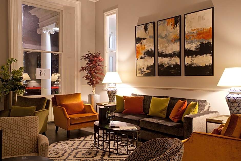 54 Queen's Gate Hotel