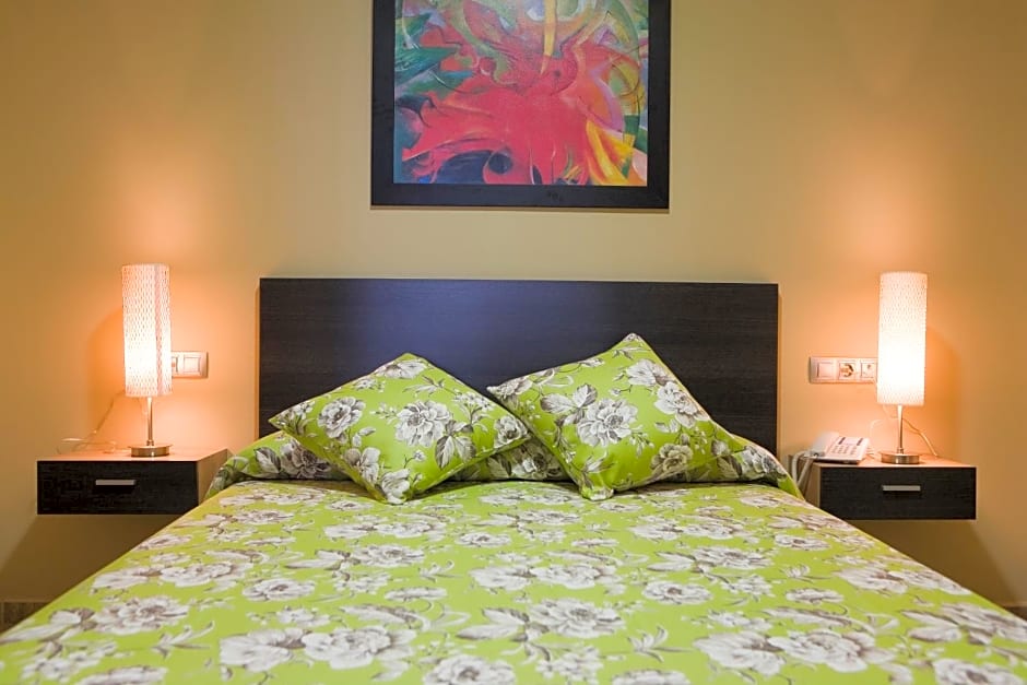 Hotel y Apartamentos Conilsol