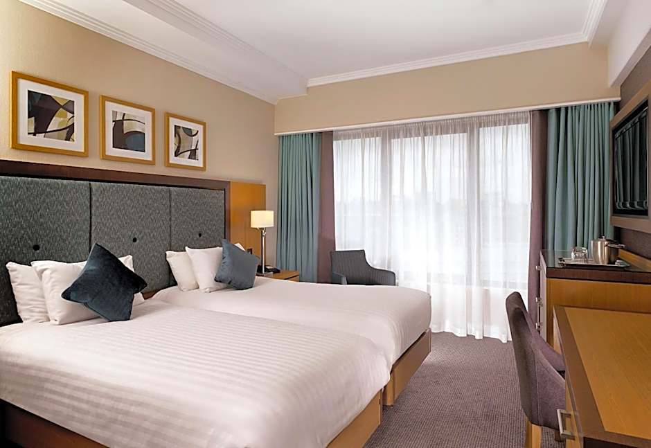 DoubleTree by Hilton Hotel Woking