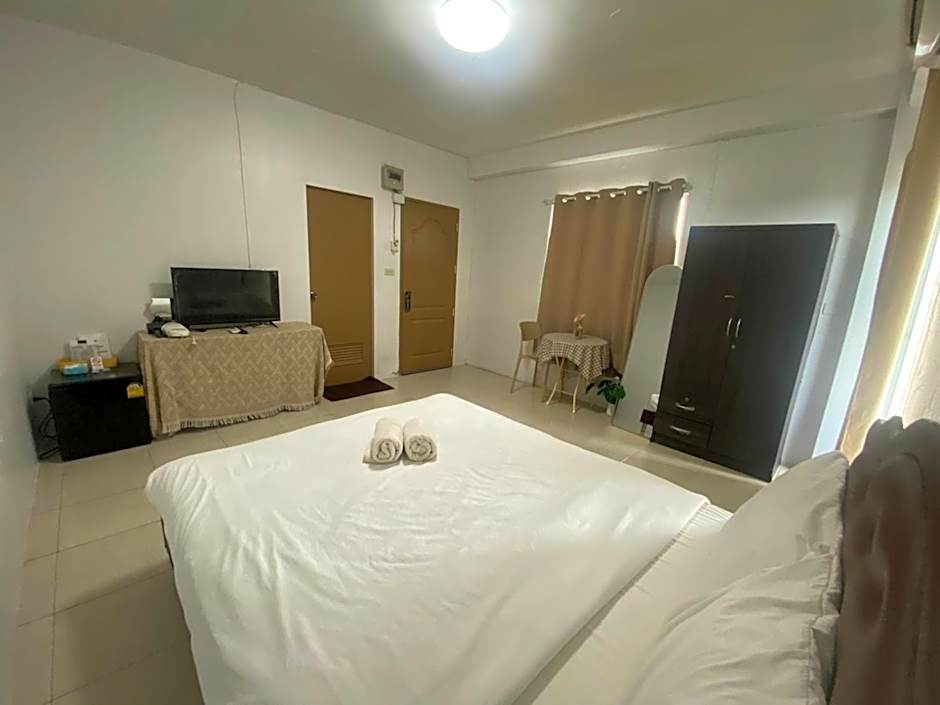 Grand Bangsaen Hotel