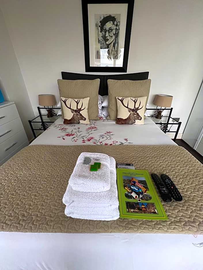 James Clow Bed & Breakfast & Apartments