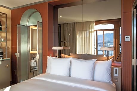 Lakeview Room