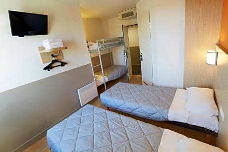 Quadruple Room with 4 Single Beds