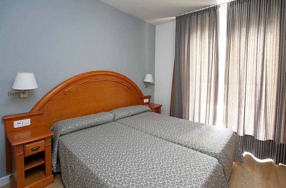 Aparthotel Jardines del Plaza