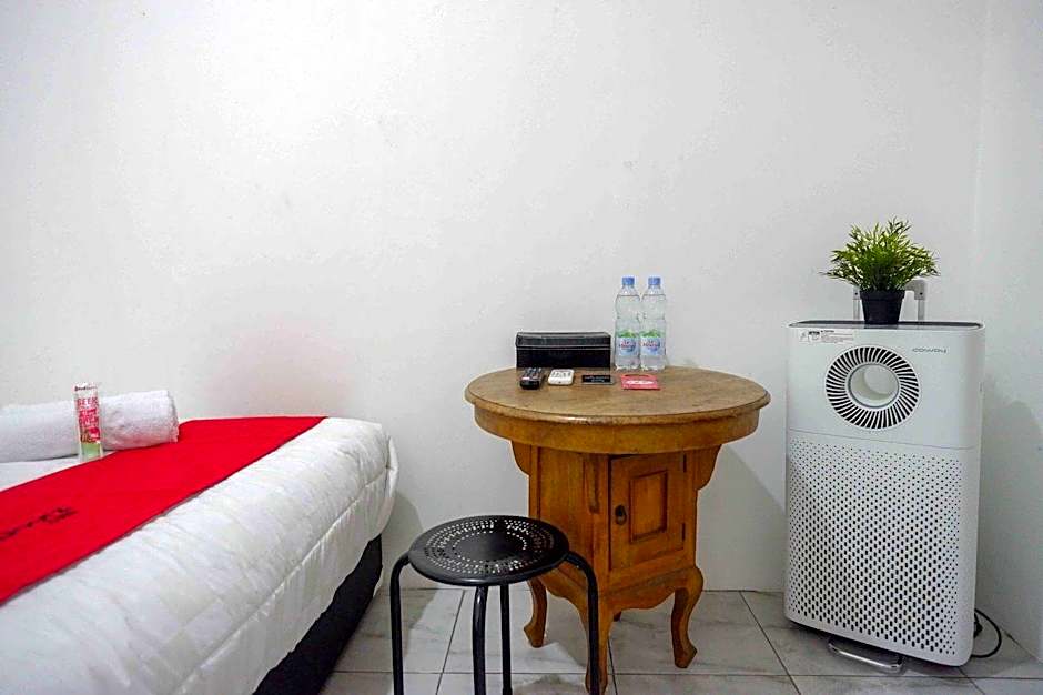 RedDoorz near GOR Jatidiri Semarang