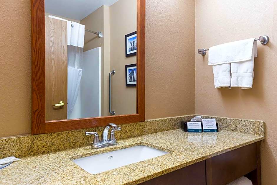 Quality Inn I-70 Near Kansas Speedway