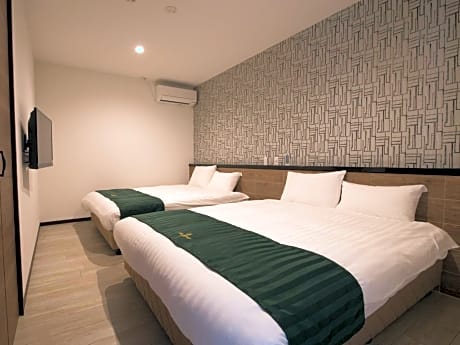 Deluxe Room with Tatami Area and Sea View