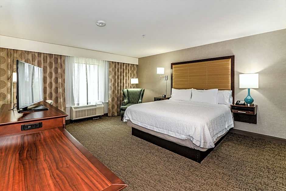 Photo 1 of 4 of 1 King Bed, Mobility Accessible, Roll in Shower