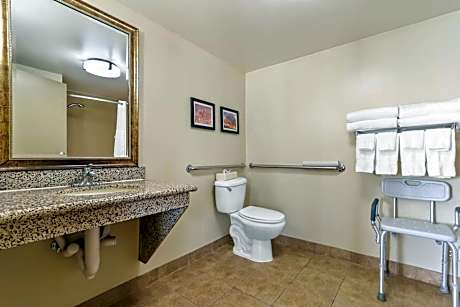 Queen Suite with Two Queen Beds - Disability Access