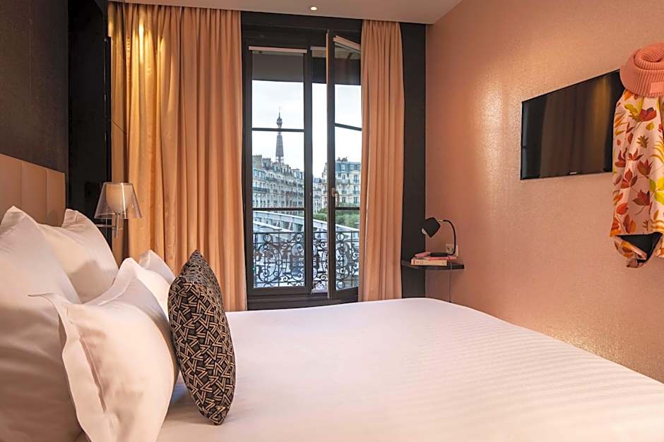 First Hotel Paris Tour Eiffel