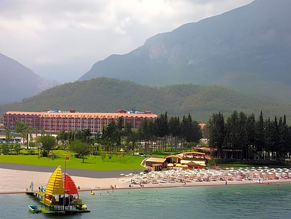 Rox Resort Hotel