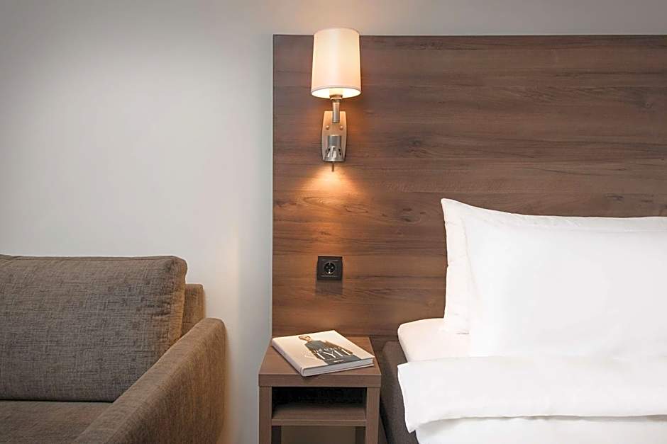 Park Inn by Radisson Oslo Airport Hotel West