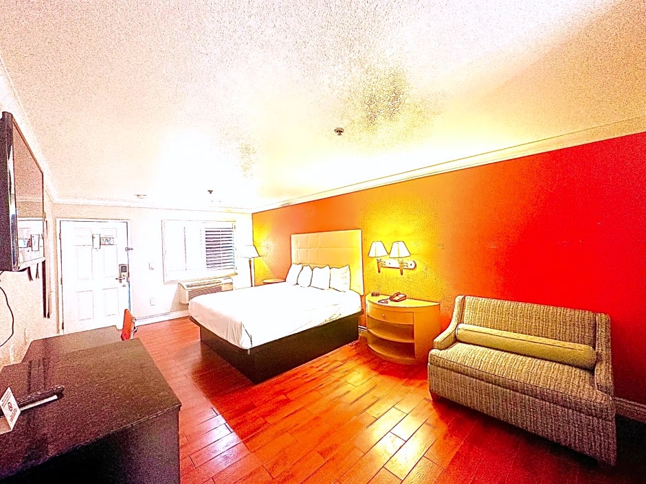 Casa Blanca Hotel & Suites Orange SR-55 Freeway, Near Honda Center, Chapman University, Disneyland