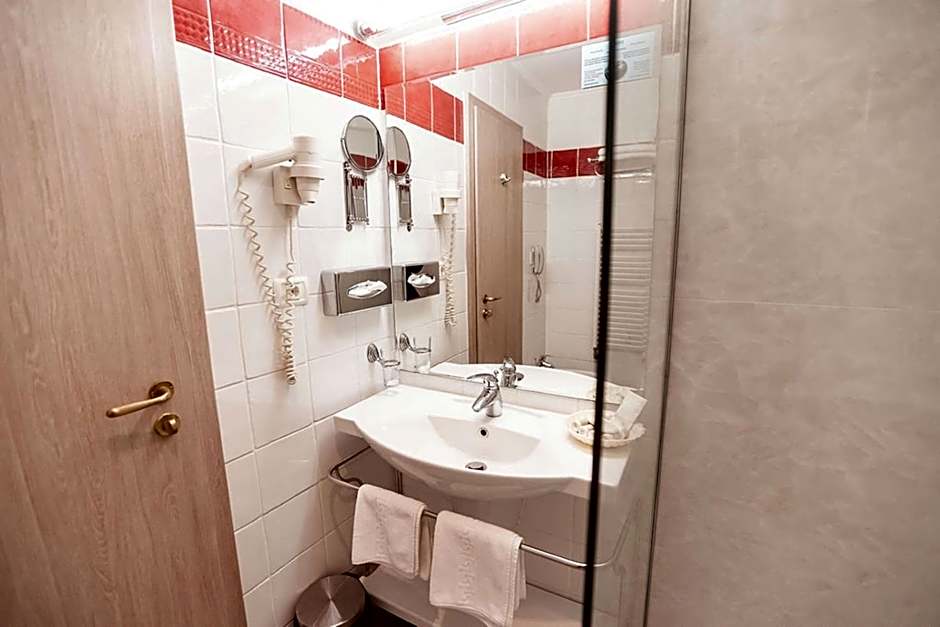 Best Western Plus Lido Hotel