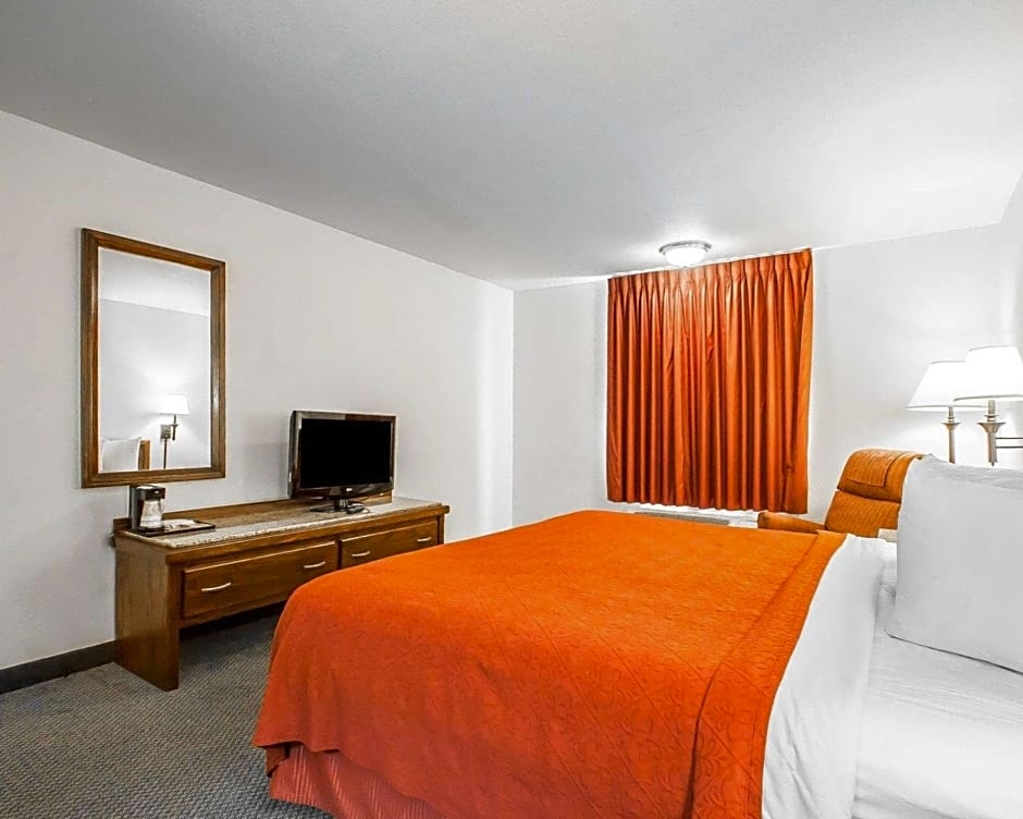 Quality Inn & Suites North Springfield