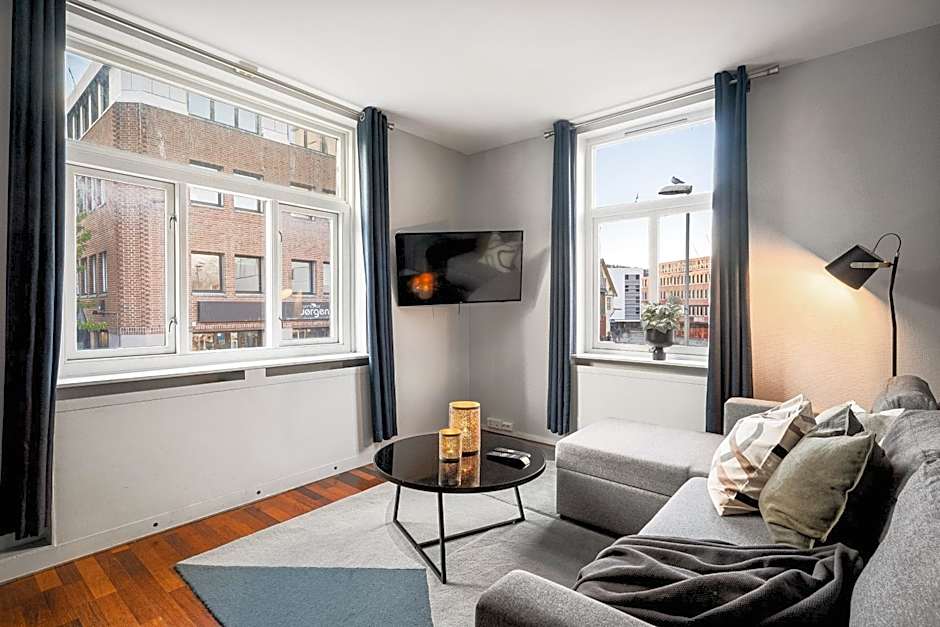 Enter Amalie Apartment Hotel