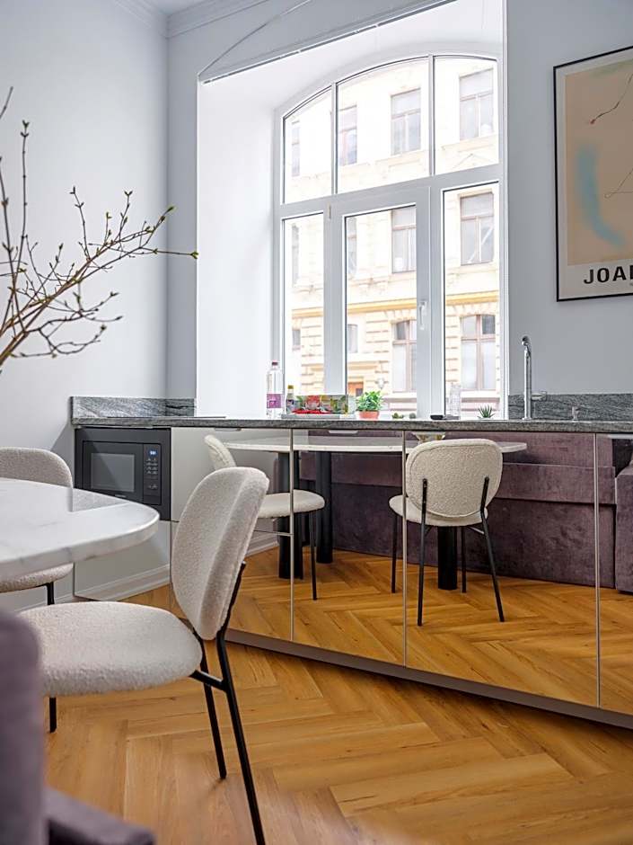 MIRO Rooms Skolas - quiet chic, free parking, self check-in