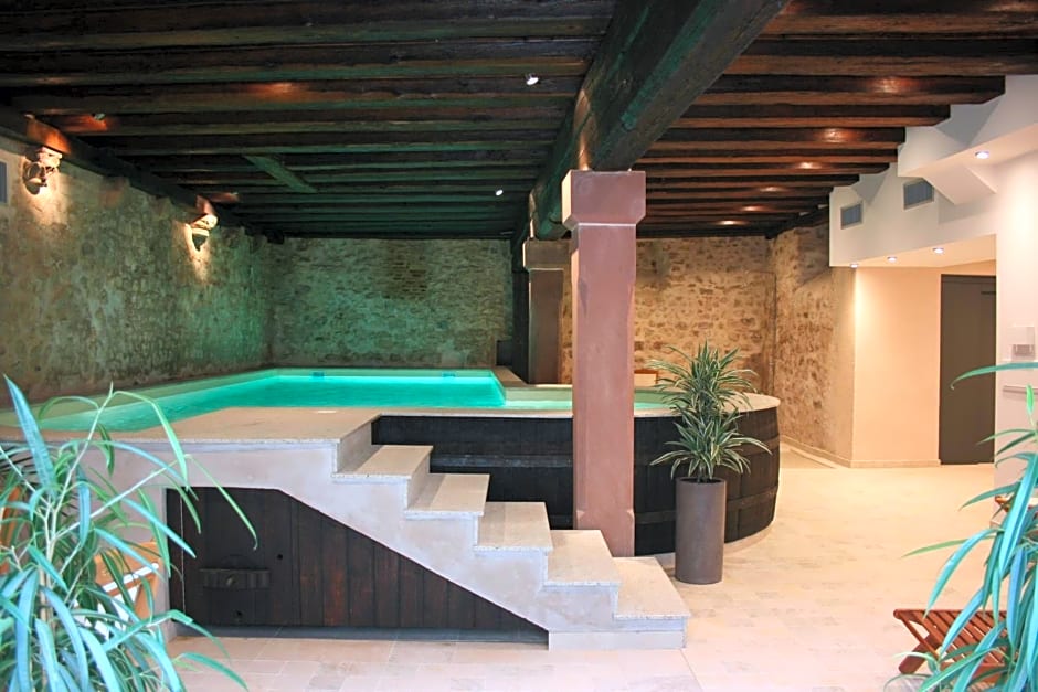 La Cour du Bailli Suites & Spa