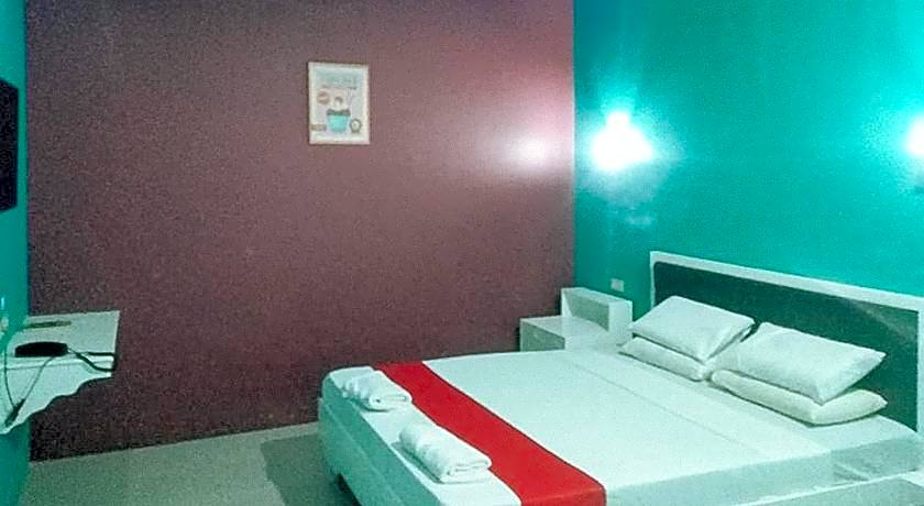 RedDoorz @ EM Pensiontel Butuan City