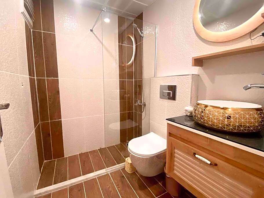 LICENSED ,JAZZY TOP CLASS 3 BEDROOMS HOMES 100Mb Wi-Fi