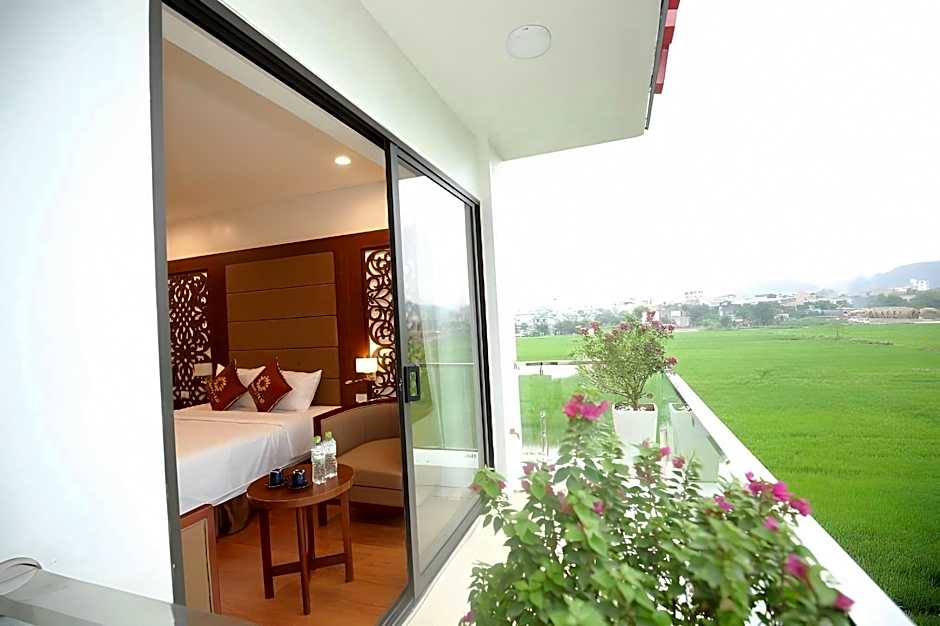 Liberty Hall Tam Coc Hotel & Villa