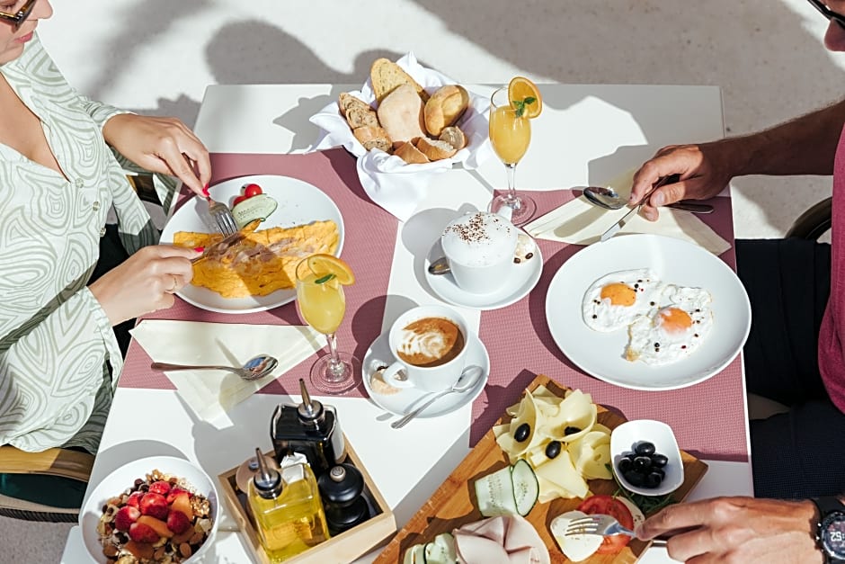 Romana Beach Apartments