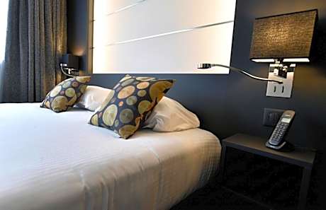 Comfort Queen Room with One Queen Bed