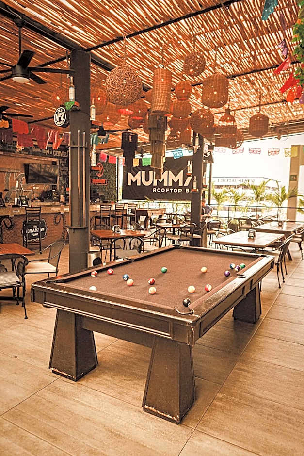 Nomads Hotel, Hostel & Rooftop Pool Cancun