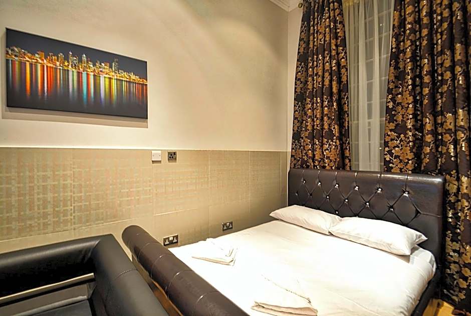 Hyde Park Apartments