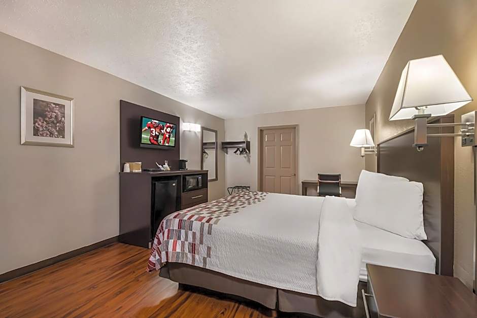 Red Roof Inn Crossville