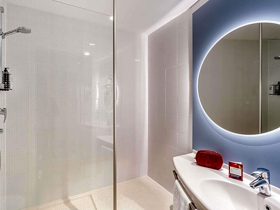 ibis Barcelona Pza Glories 22