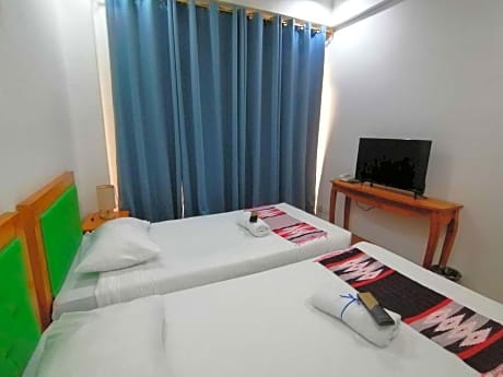 Triple JS 203 SB Hotel