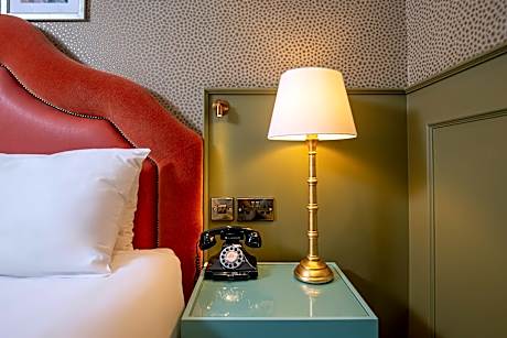 Queen George Walton Room