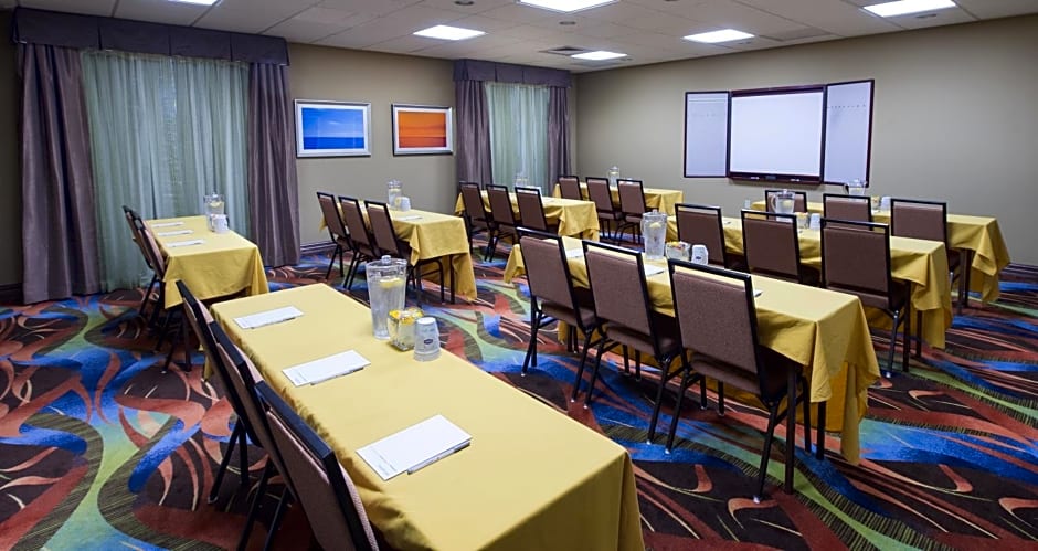 Hampton Inn & Suites Pensacola I-10 N at University Town Plaza