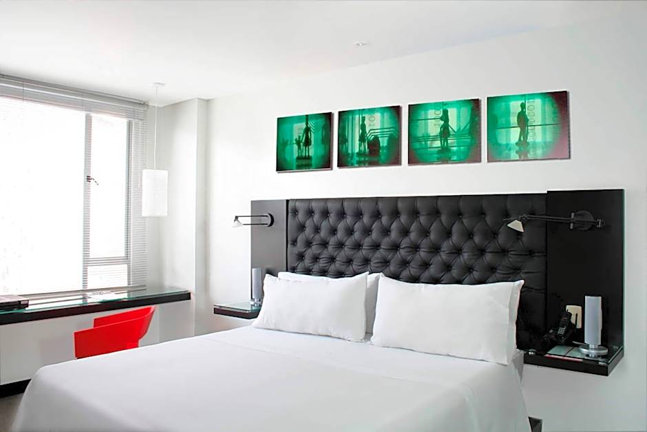 Hotel 104 Art Suites