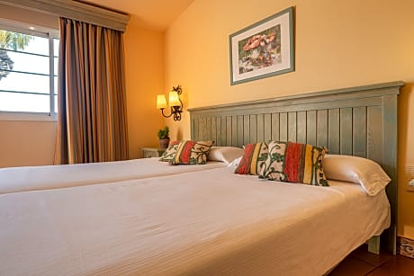 Double Room with Terrace 2 Adults + 1 Child